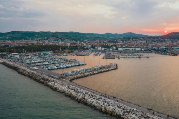 Loft Deluxe Centralissimo-Antica Vetreria San Benedetto del Tronto Kültér fotó